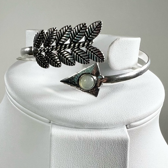 Chalcedony 925 Adjustable Bangle Arrow Feather Design Bracelet - Picture 3 of 6